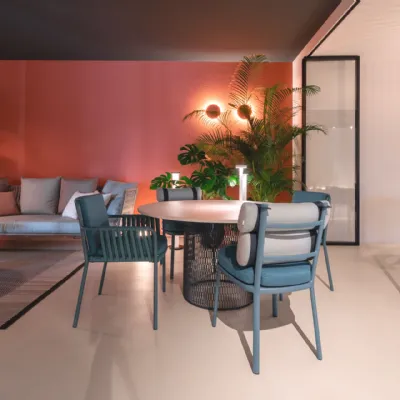 Tavolo per l'esterno modello Mesh  Kettal con forte sconto