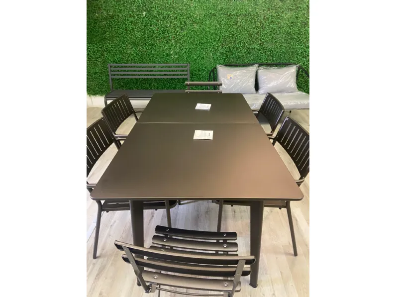 Tavolo per l'esterno Plus 4 Emu a prezzo ribassato