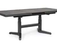 Tavolo per l'esterno modello Robert Bizzotto con forte sconto
