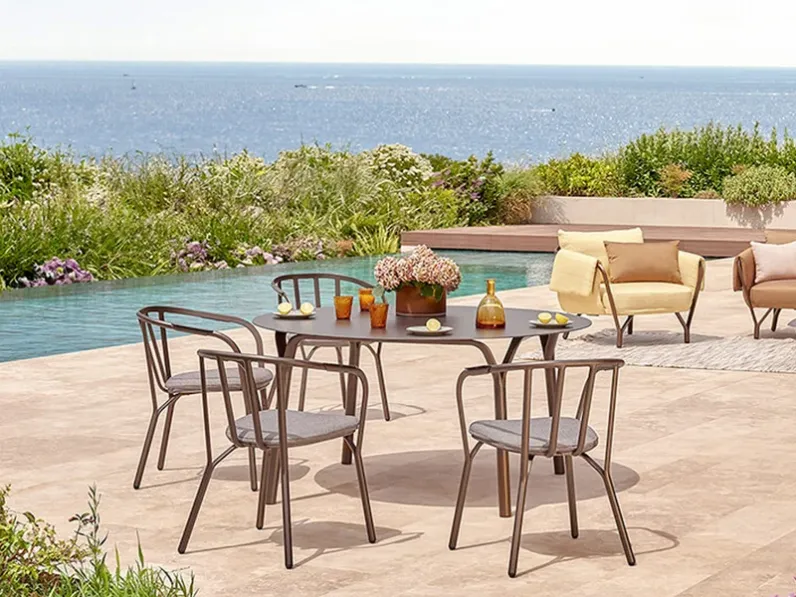 Tavolo modello Angel tavolo con sedie da giardino Emu in Offerta Outlet 