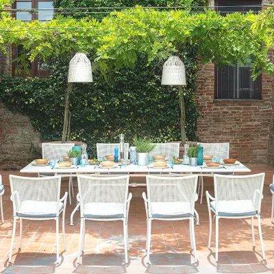 Tavolo modello Athena tavolo con sedie da giardino Emu a prezzo Outlet 