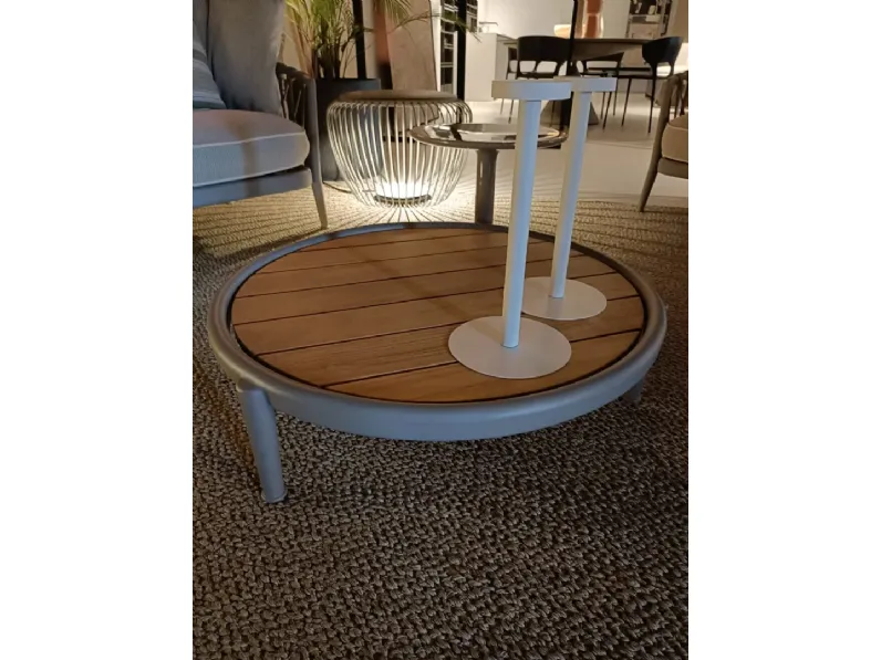 Tavolo da giardino modello Erica  B&b italia a prezzi convenienti