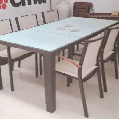 Tavolo per l'esterno Fast a marchio Emu a prezzo ribassato