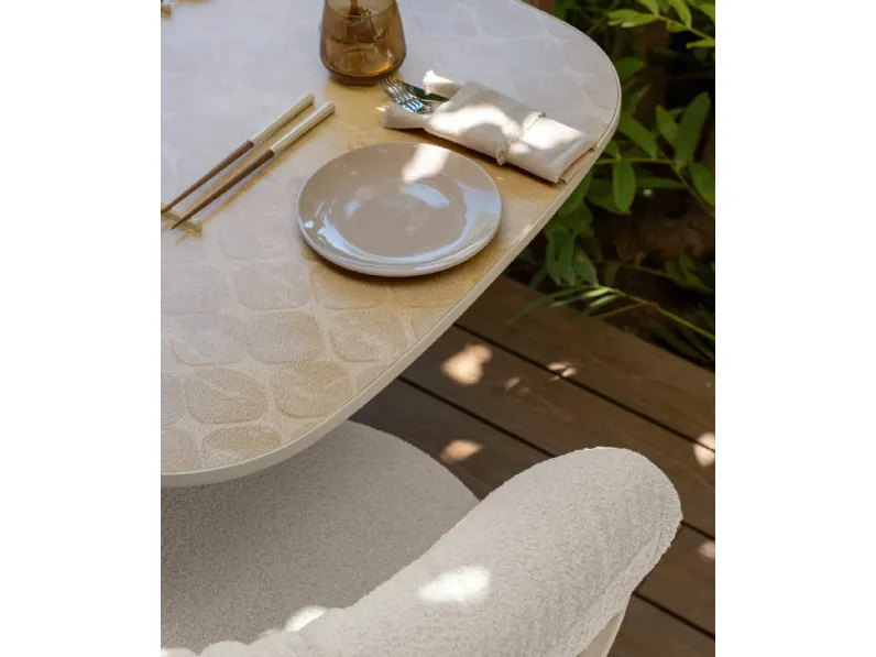 Tavolo per l'esterno modello Tavolo mod james 260x105 con 8 poltrone Talenti a prezzi convenienti