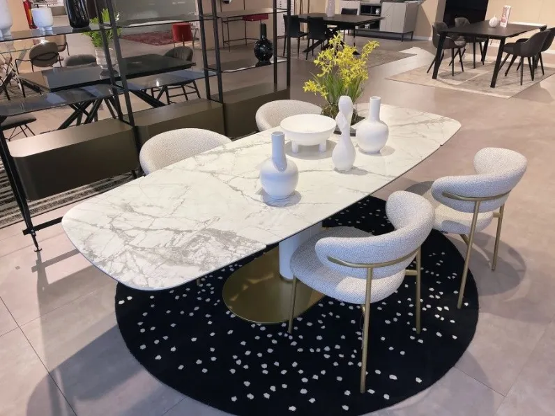 Scopri il Tavolo ellittico Calligaris a PREZZO OUTLET! Ideale per arredare la tua casa.