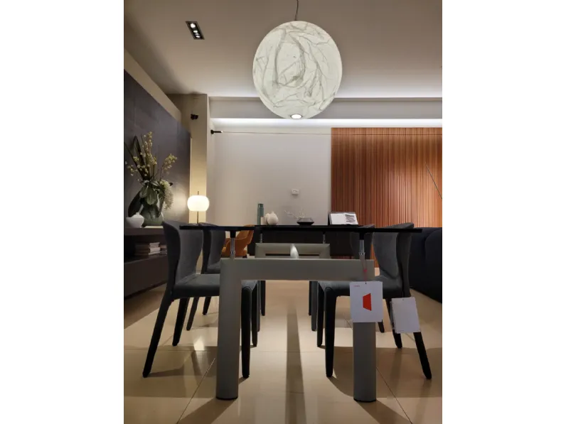 Tavolo 6 table tube d'avion Cassina in vetro Fisso scontato 40%