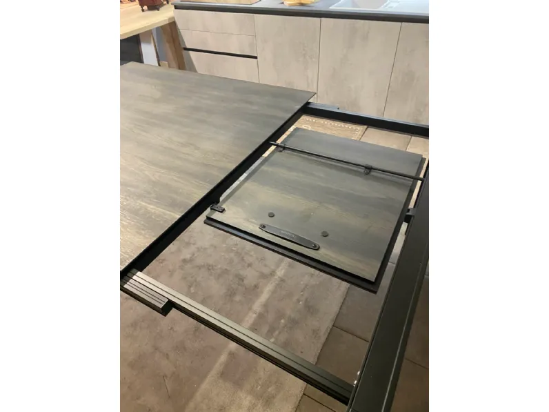 Tavolo quadrato in laminato Diamante di Pointhouse in Offerta Outlet