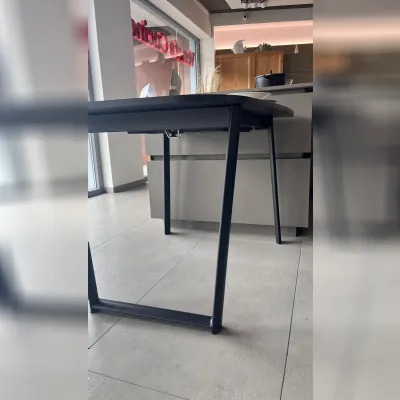 Tavolo sagomato in legno Tavolo ribot di Altacom in Offerta Outlet