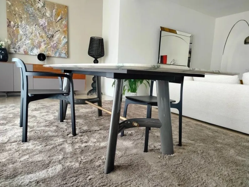 Tavolo August Lema in marmo Fisso scontato 25%