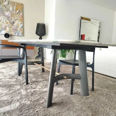 Tavolo August Lema in marmo Fisso scontato 25%