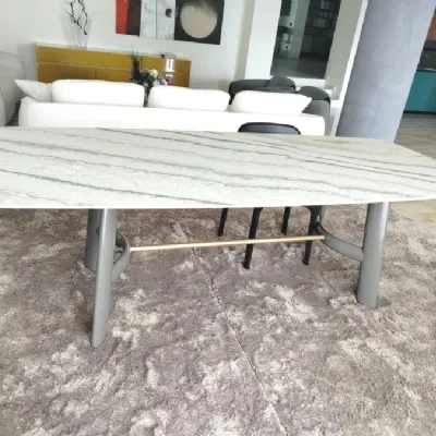 Tavolo August Lema a prezzo scontato
