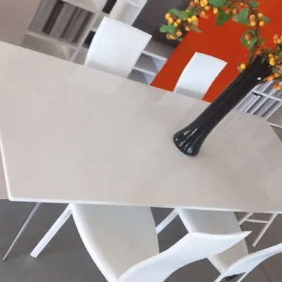 Tavolo in vetro rettangolare Baguette Magis in offerta outlet