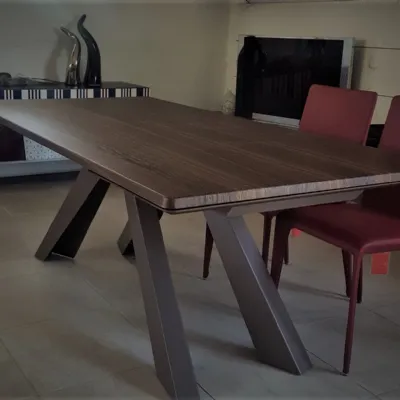 Scopri il Tavolo Big Table Bonaldo in legno allungabile scontato del 38%!