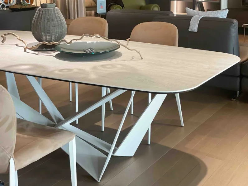 Tavolo sagomato Skorpio Cattelan italia scontato del 20%