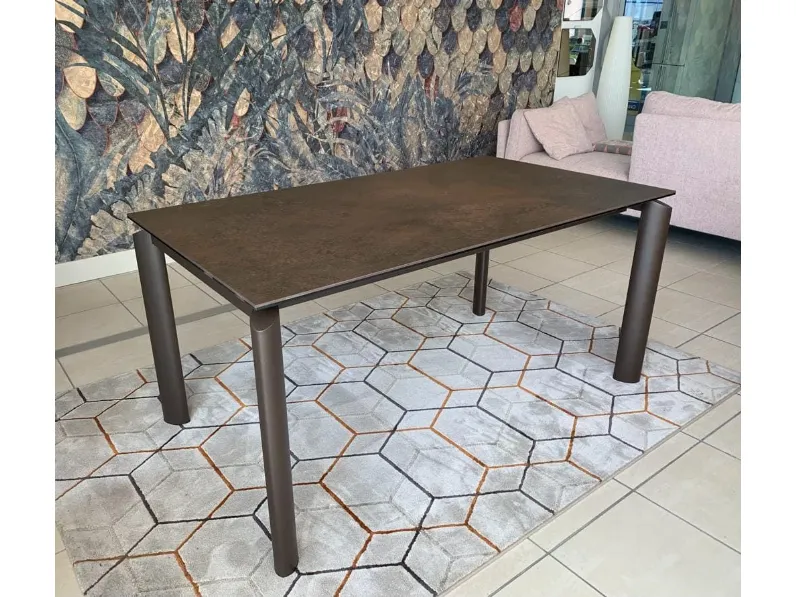 Tavolo in offerta outlet modello Circle di Zamagna 