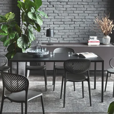 Scopri il prezzo del tavolo Iron Connubia