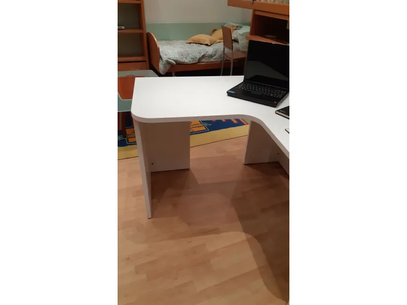 Tavolo Corner di Arredo3 scontato del 37%