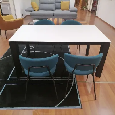 Tavolo Delta Calligaris in vetro rettangolare, allungabile fino a 2,80 m. Perfetto per ogni occasione.