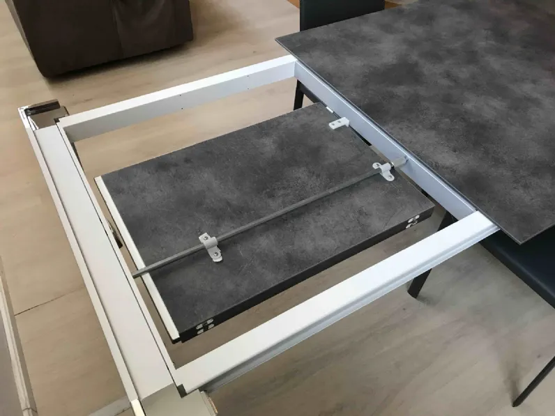 Tavolo Diamante di Point house scontato del 20%