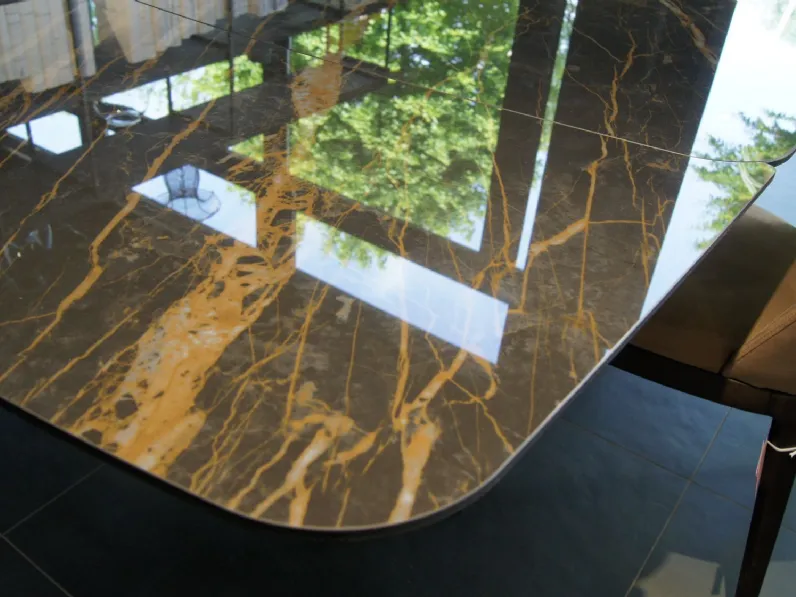 Tavolo in marmo ovale Eiffel Dall'agnese in offerta outlet