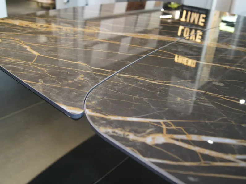 Tavolo in marmo ovale Eiffel Dall'agnese in offerta outlet