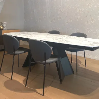 Tavolo ellittico in ceramica Icaro di Calligaris in Offerta Outlet 