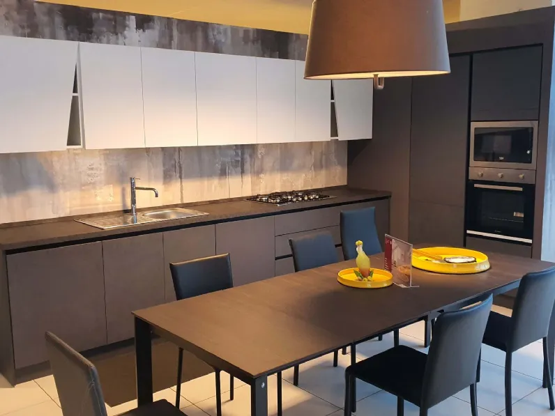 Tavolo Connubia Eminence 2022 SCONTATO a PREZZI OUTLET 