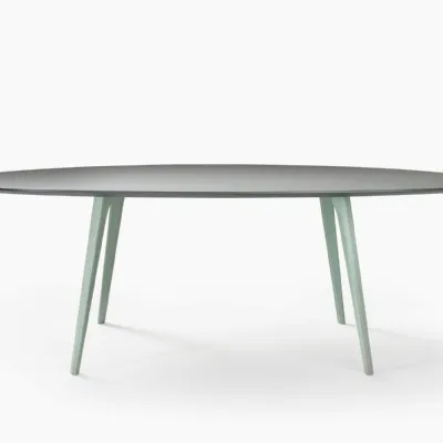 Scopri il Tavolo Argos di Novamobili con uno sconto del 35%! Una scelta perfetta per l'architetto moderno.