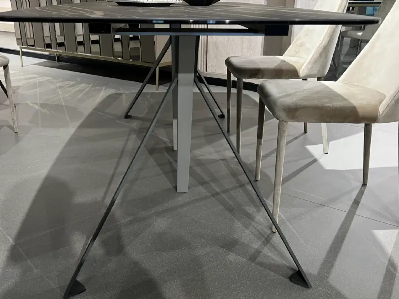 Tavolo in ceramica ovale Fly Zamagna a prezzo scontato