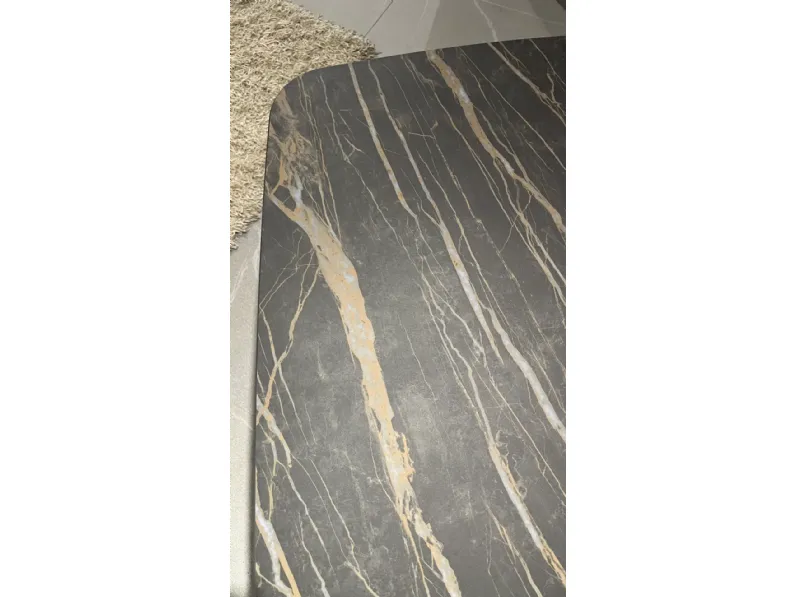 Tavolo in ceramica ovale Fly Zamagna a prezzo scontato