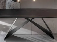 Tavolo in ceramica rettangolare Thanos Stones a prezzo ribassato