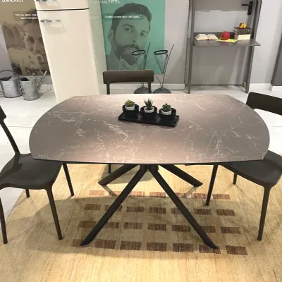 Scopri il prezzo riservato del tavolo Giove plus Connubia�