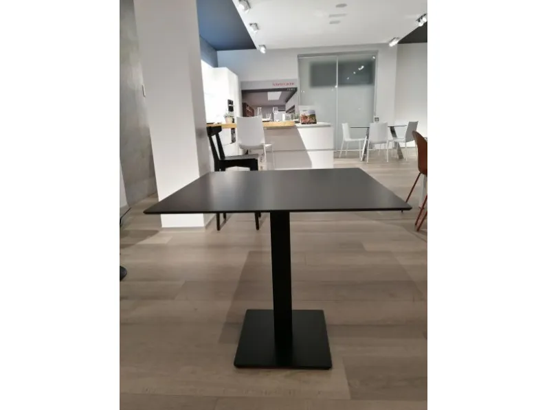 Tavolo Hpl Calligaris in OFFERTA OUTLET