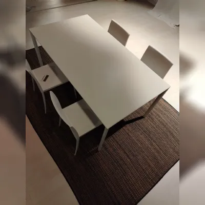 Tavolo in altri materiali rettangolare Maki Kristalia in offerta outlet