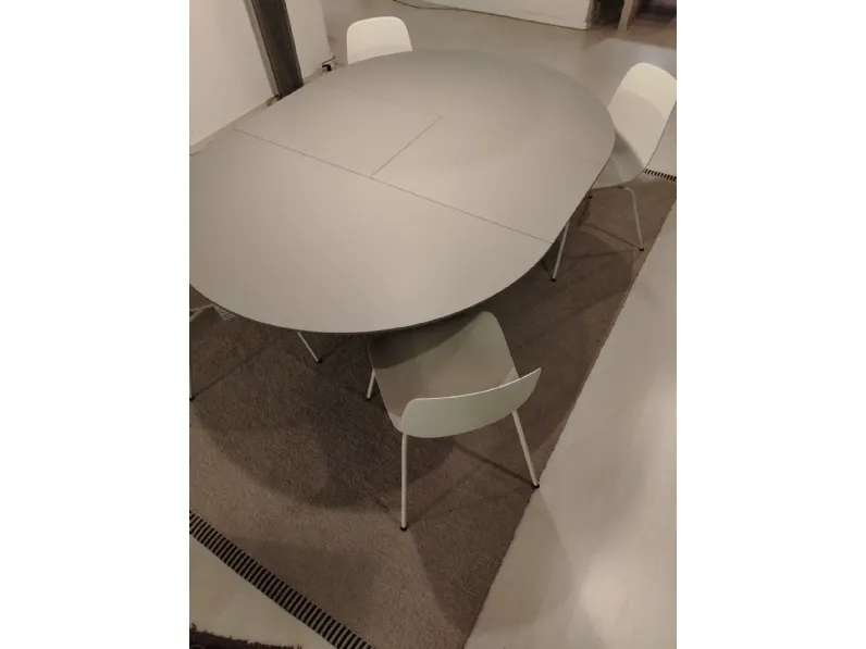 Tavolo Pala rotondo allungabile Kristalia a prezzo scontato