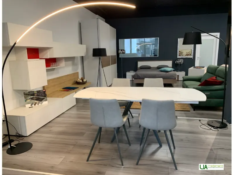 Tavolo con piano in ceramica ellittico di Target point a PREZZO OUTLET  approfittane ora!