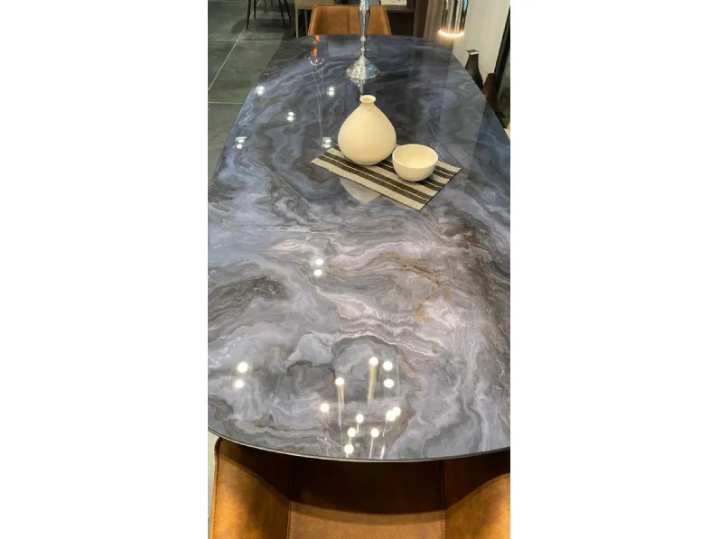 Tavolo in ceramica ovale Cosmopolitan Devina nais in offerta outlet