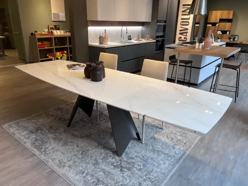 Tavolo ovale in ceramica Luxor di Scavolini in Offerta Outlet