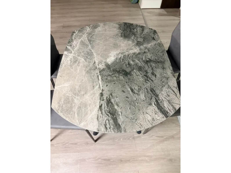 Tavolo Tavolo kyoto four e sedie  Stones in OFFERTA OUTLET -47%