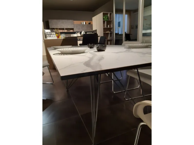 Tavolo in ceramica rettangolare Cross Easyline a prezzo scontato