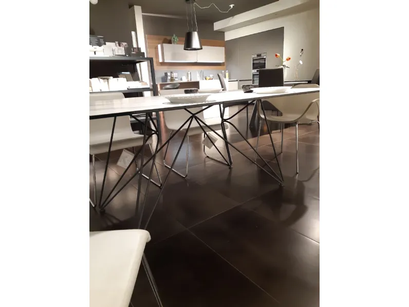 Tavolo in ceramica rettangolare Cross Easyline a prezzo scontato