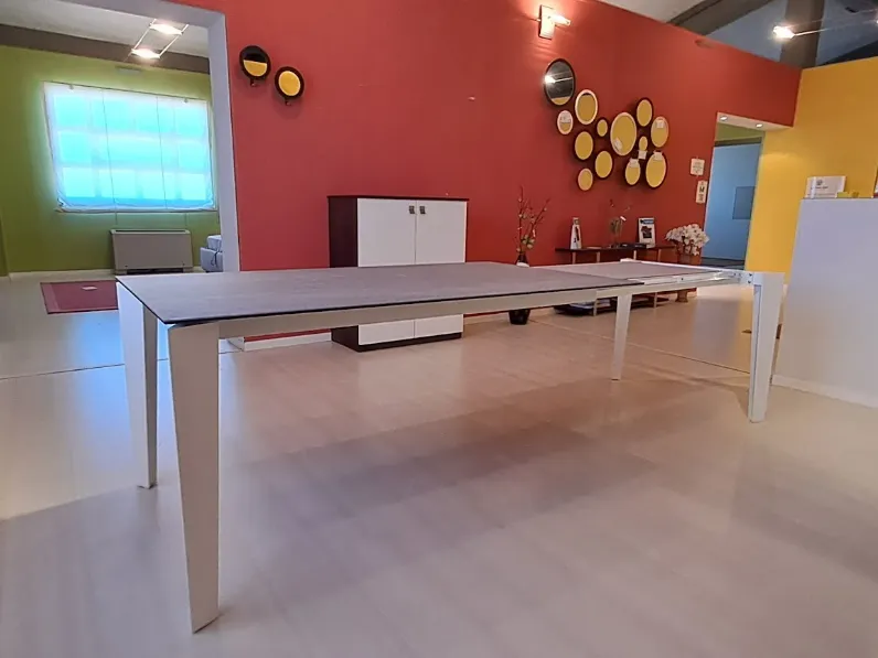 Tavolo in ceramica rettangolare Cruz Bontempi in offerta outlet