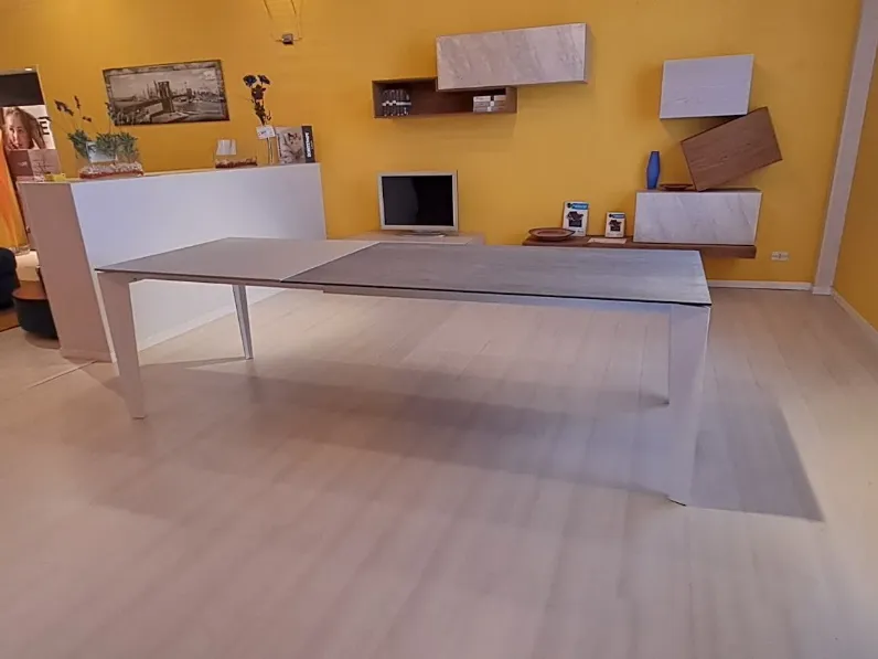 Tavolo in ceramica rettangolare Cruz Bontempi in offerta outlet