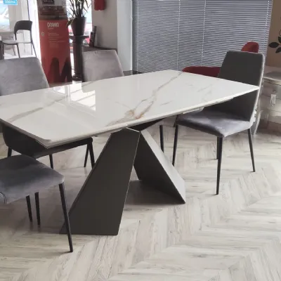 Tavolo in ceramica rettangolare Metropolis allungabile Scavolini a prezzo ribassato