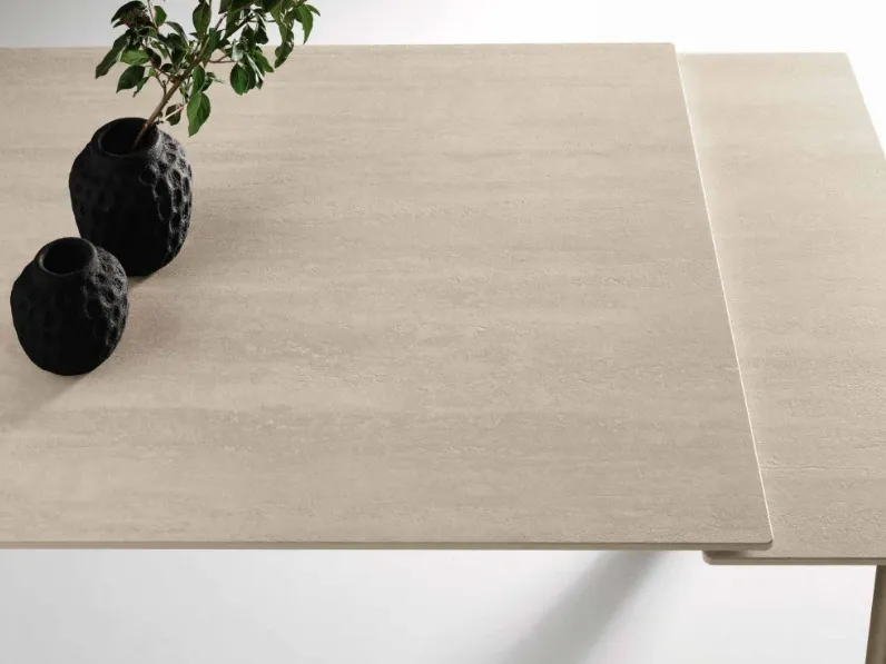 Tavolo in ceramica rettangolare Opus Capodarte in offerta outlet