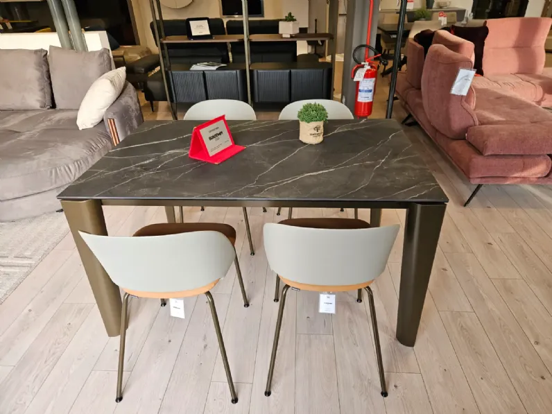 Tavolo rettangolare in ceramica Tavolo bontempi modello etro di Bontempi in Offerta Outlet