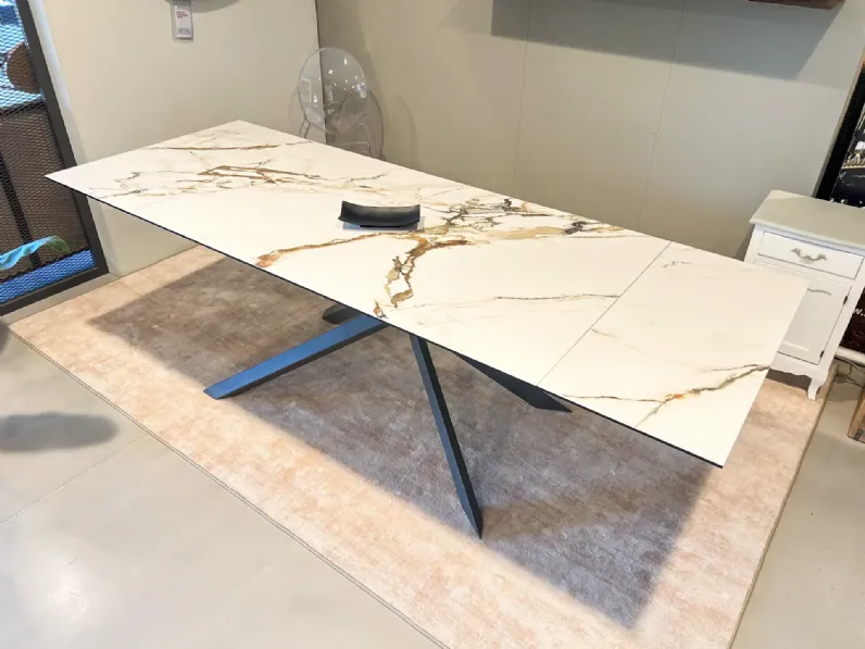 Tavolo in ceramica rettangolare Tavolo cross calacatta borghini Stones in offerta outlet