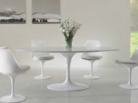 Tavolo in laccato ellittico Saarinen laccato bianco Sigerico in offerta outlet