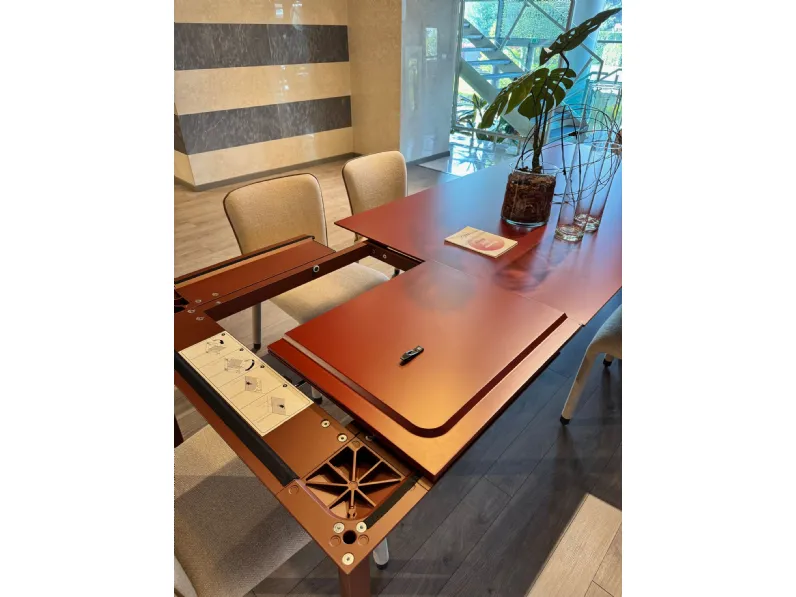 Tavolo Akashi Midj in laminato Quadrato allungabile scontato 40%