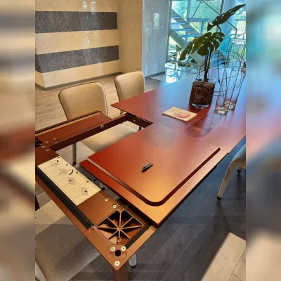 Tavolo Akashi Midj in laminato Quadrato allungabile scontato 40%